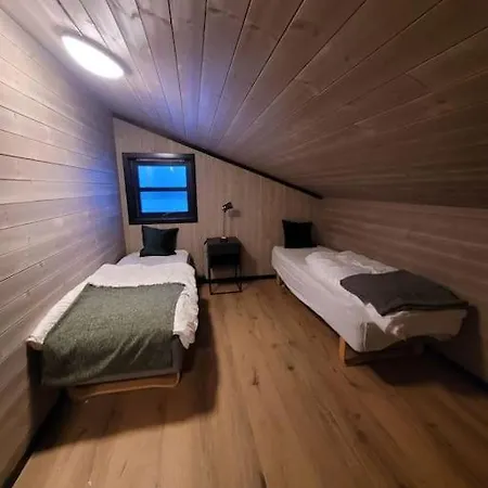 Flott Enderekkehus Med Fantastisk Utsikt *