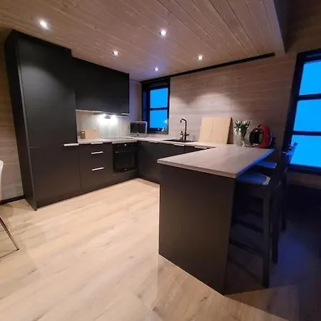 Flott Enderekkehus Med Fantastisk Utsikt Appartamento