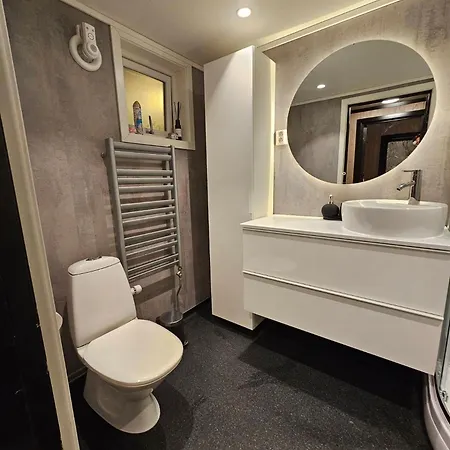 Flott Enderekkehus Med Fantastisk Utsikt