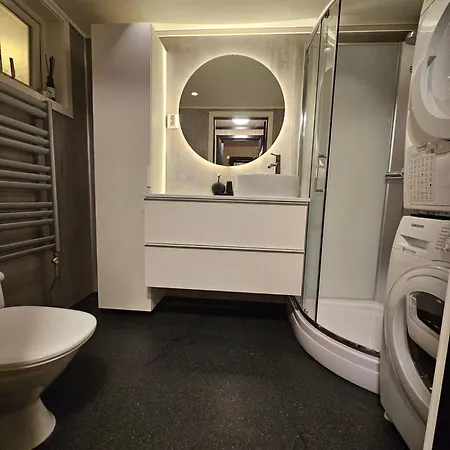 公寓 Flott Enderekkehus Med Fantastisk Utsikt 朗伊尔城