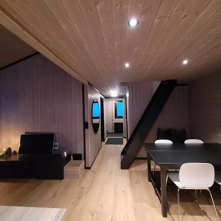 公寓 Flott Enderekkehus Med Fantastisk Utsikt 朗伊尔城
