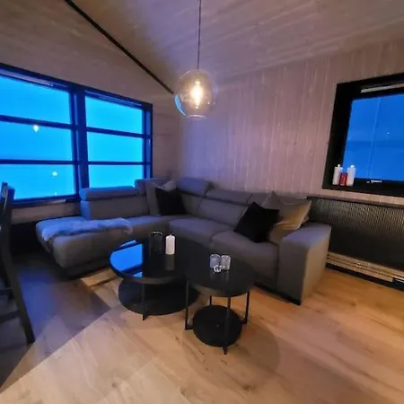 Flott Enderekkehus Med Fantastisk Utsikt Apartman