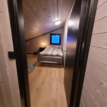 Flott Enderekkehus Med Fantastisk Utsikt *